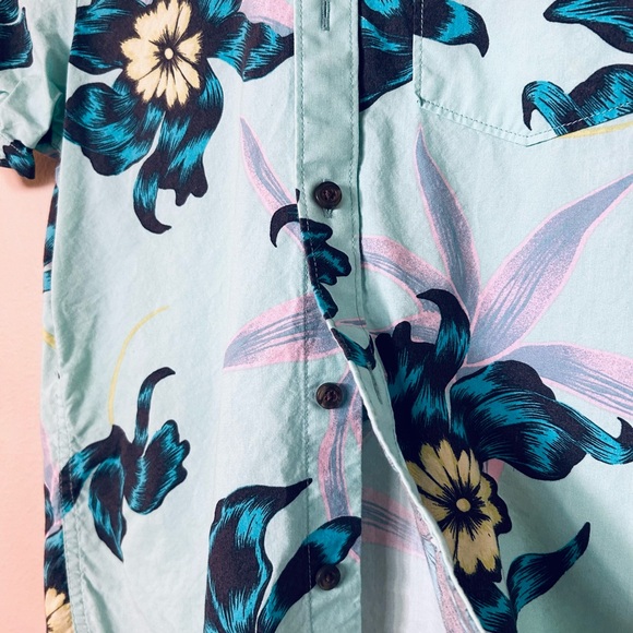 Volcom Boy’s Tropical Floral Shirt - Picture 5 of 6